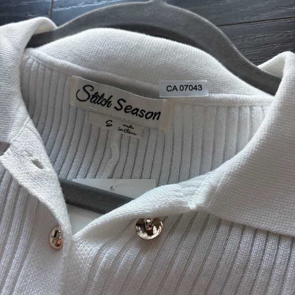 White Button-Up Ribbed Top - Picture 4 of 4